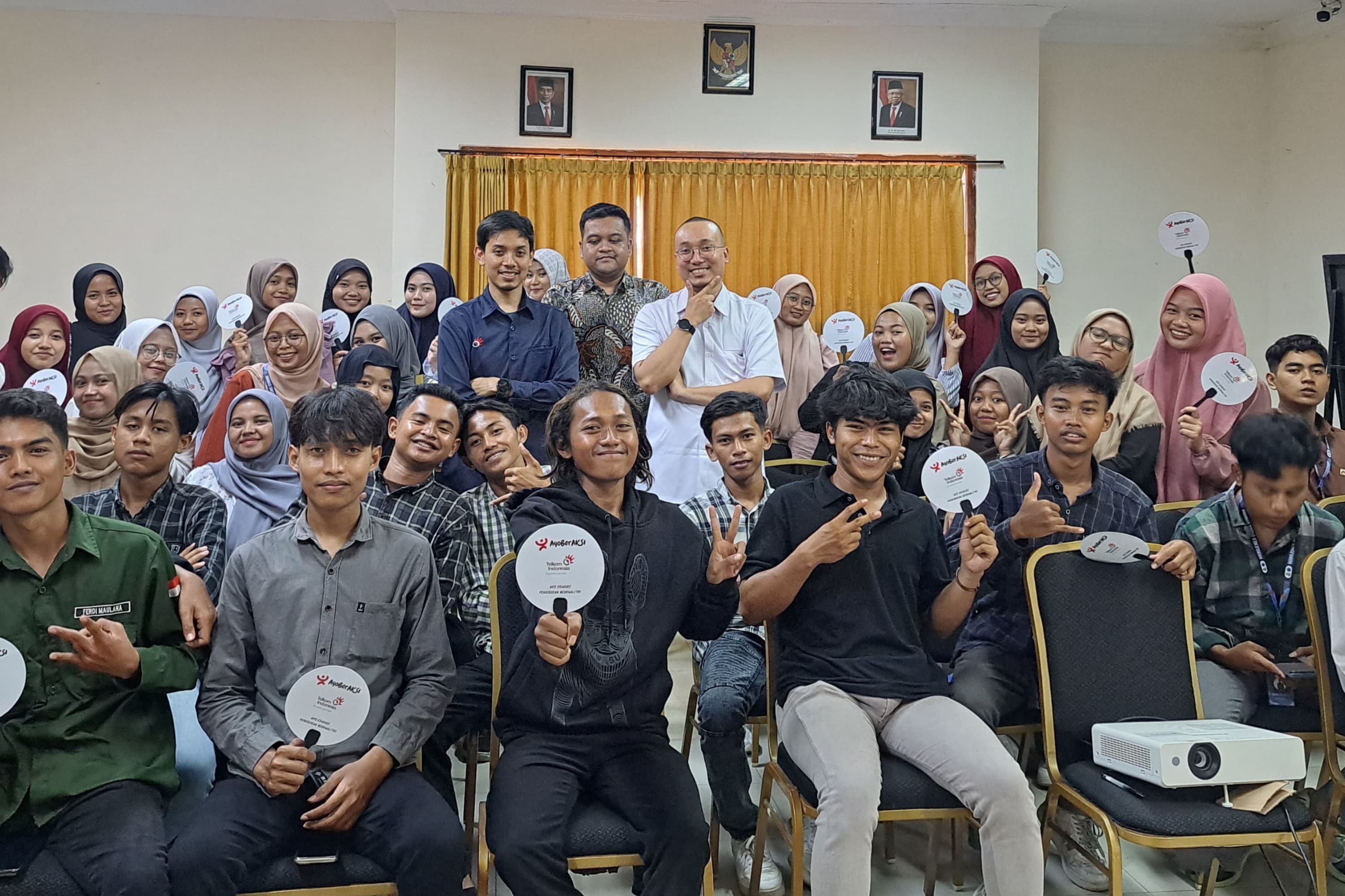 Praktisi Mengajar : Staf PT Telkom Tbk Mengajar Mata Kuliah Manajemen Operasional di Prodi Manajemen Bisnis Syariah